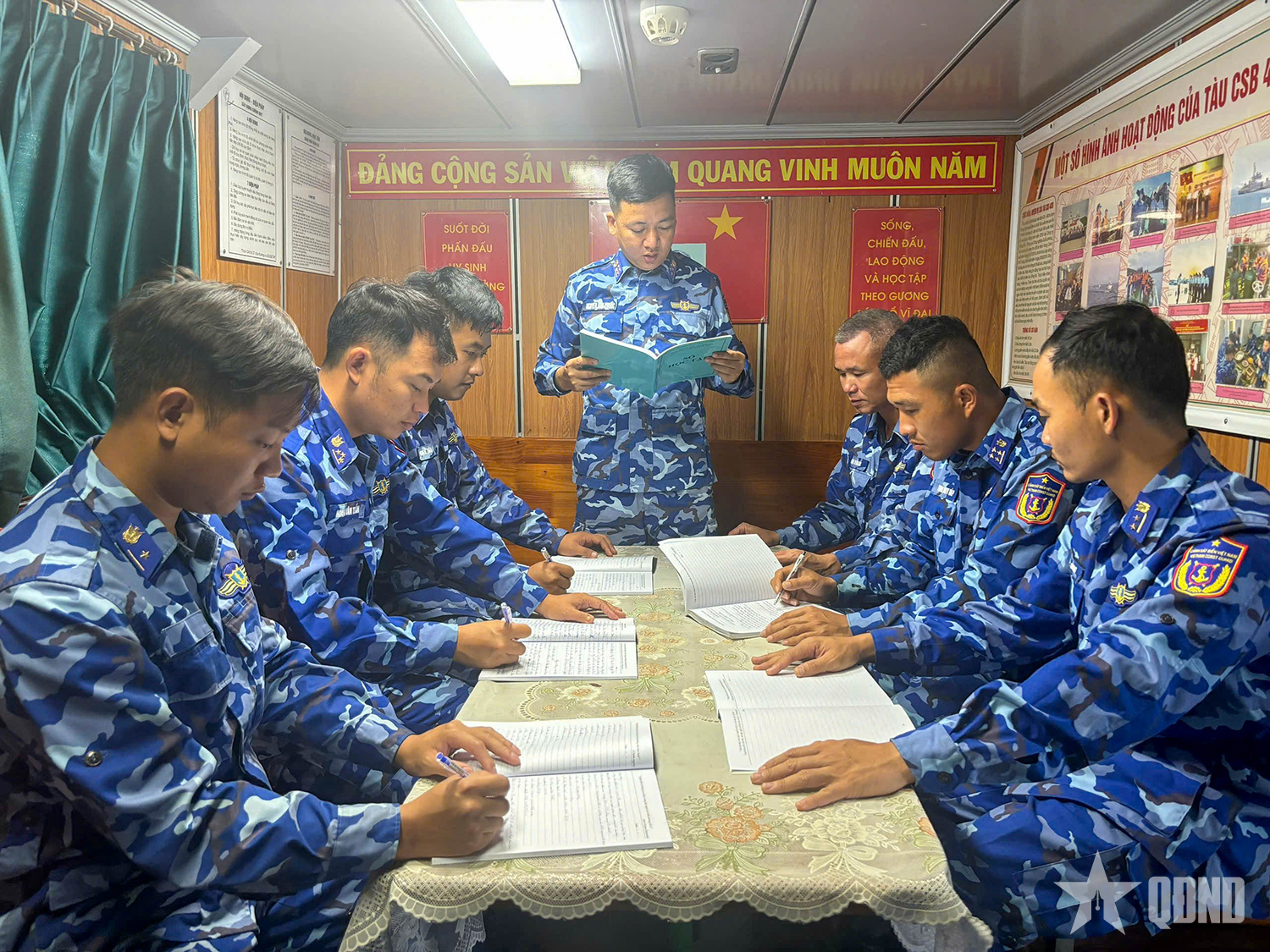 Tàu CSB 4039, Hải đoàn 42: Kỷ luật thép giữa đại dương xanh